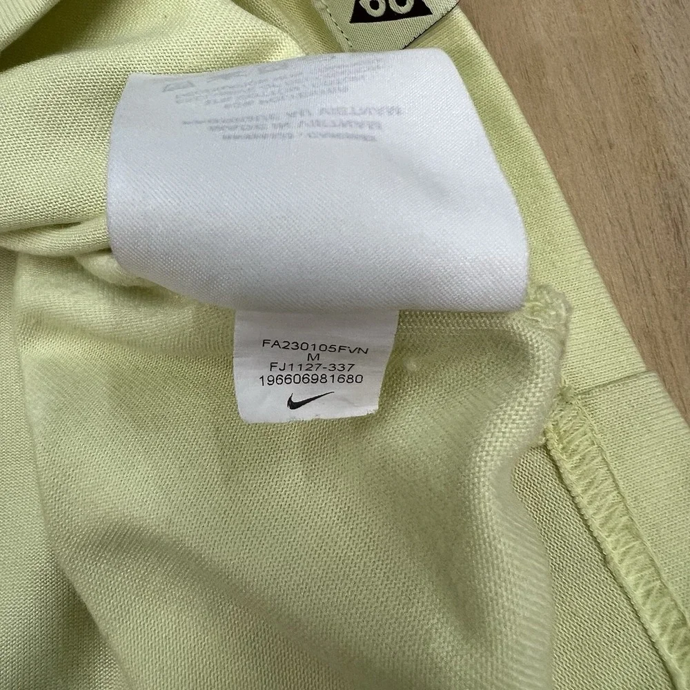 Nike ACG Dri-Fit Tee T-Shirt Mens Sz Medium Yellow
